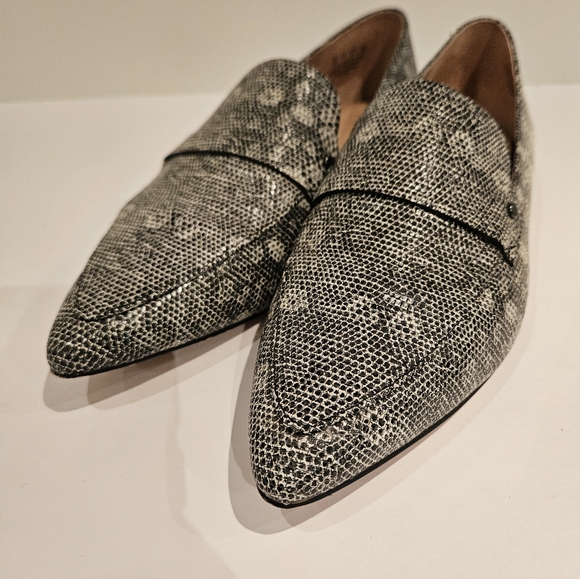 Skin print leather loafers size 9. Never worn - Picture 3 of 5